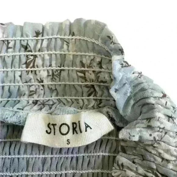 Storia Blue Floral Print‎ Smocked Mini Elastic Dress Size Small - Picture 2 of 9